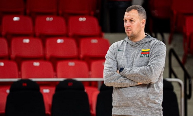 Prieš išvyką į Turkiją draugiškoms rungtynėms V. Stanišauskas gyrė komandą už pastangas