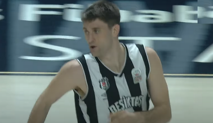 D. Sleva prisidėjo prie pergalės prieš „Anadolu Efes“ („Paris“ pateko į finalą)