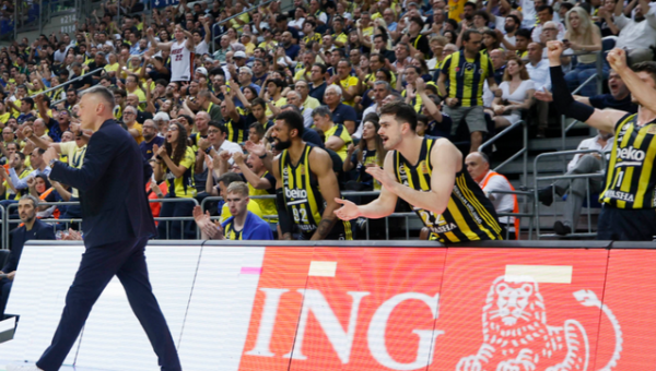 „Fenerbahče“ žengė dar vieną žingsnį čempionų titulo link: vėl nugalėjo „Bešiktaš“