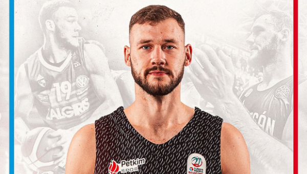 Oficialu: M. Sajus karjerą tęs Izmiro klube