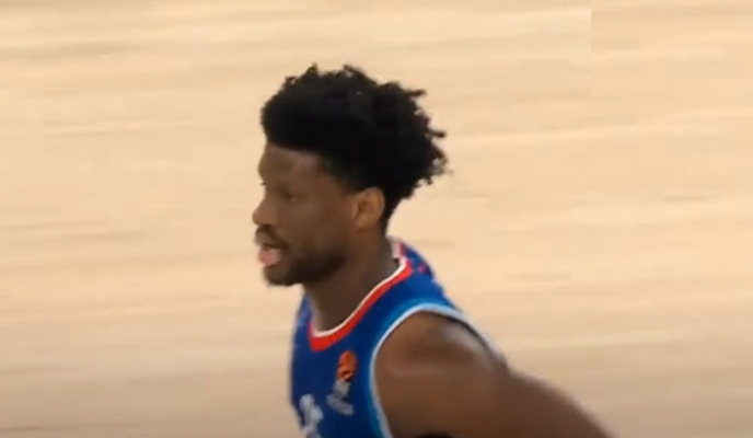 „Anadolu Efes“ aukštaūgis domina „Olympiacos“