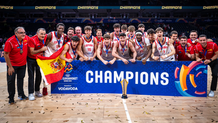 Pergalingas tritaškis padovanojo Ispanijos rinktinei Europos čempionato titulą