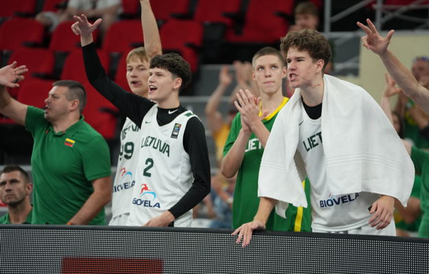 Ledas venose: J. Kuktos tritaškis pasiuntė Lietuvos rinktinę į Europos čempionato pusfinalį