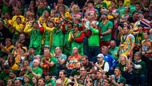 Lietuvos futbolo fanai apie krepšinio sirgalius: „Jie yra klounai“