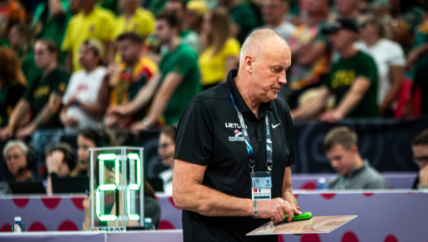 R. Kurtinaitis sukibirkščiavo su žurnalistu: „Abejojate mano sprendimais?“ (VIDEO)