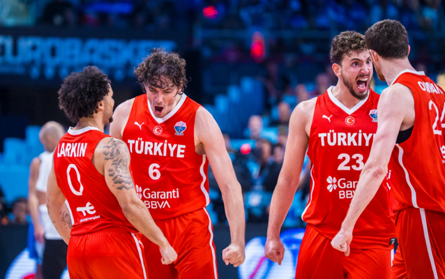 Turkija pažemino graikus ir pateko į Europos čempionato finalą