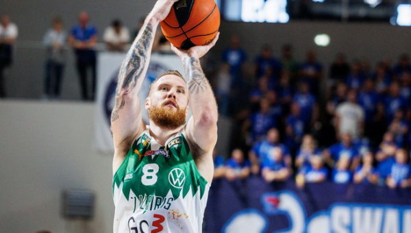„Žalgiris“ saviems sirgaliams prisistatė užtikrinta pergale prieš šiauliečius