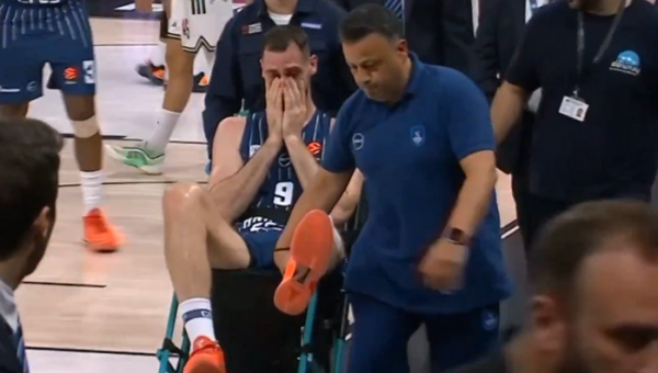 G. Papagiannis patyrė rimtą traumą: aikštę paliko vežimėlyje
