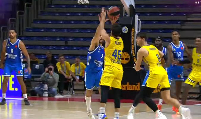 Pergalingas „Maccabi“ gynėjo tritaškis - gražiausias Eurolygos turo epizodas (VIDEO)