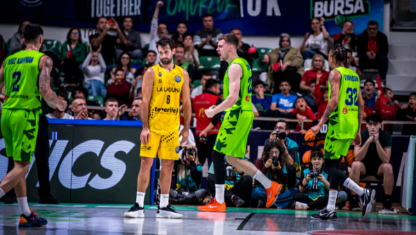 R. Giedraičio ekipa nugalėjo „Tofaš“ su M. Blaževičiumi