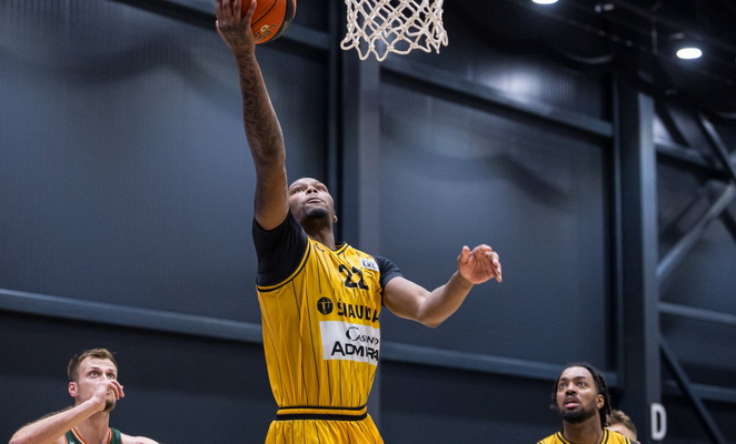 Iš dviženklio deficito išlipę šiauliečiai įspūdingu ketvirtuoju kėliniu parbloškė „Neptūną“