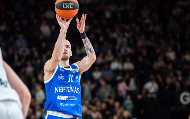 „Neptūnas“ apgynė namus nuo uteniškių