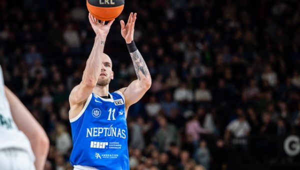 „Neptūnas“ apgynė namus nuo uteniškių