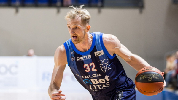 „Neptūnas” stiprina priekinę liniją