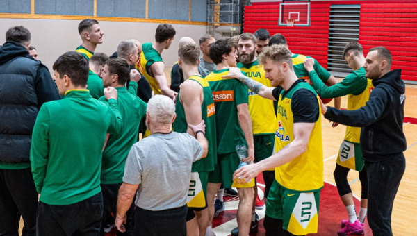 Lietuvos rinktinė su italais žais sausakimšoje „Švyturio“ arenoje