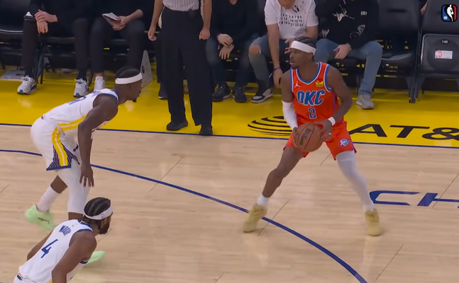 NBA čempionai įspūdingą seriją pratęsė nukaudami „Warriors“