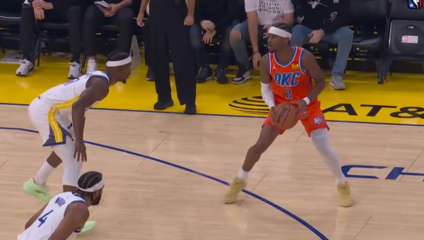 NBA čempionai įspūdingą seriją pratęsė nukaudami „Warriors“