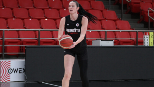 „Kibirkšties“ gretose – D. Britanijos rinktinės puolėja