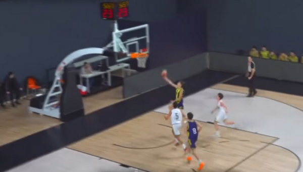 Auga naujas talentas: Š. Jasikevičiaus sūnus vedė „Fenerbahče“ į pergalę