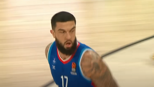 „Anadolu Efes“ sulaukė gerų naujienų: V. Poirier grįžta į rikiuotę