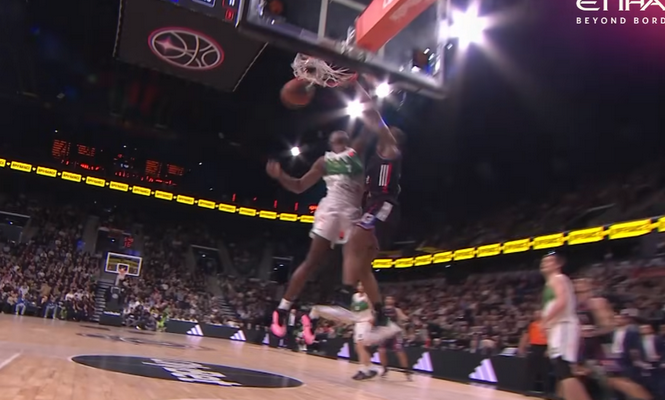 „Paris“ aukštaūgio dėjimas į „Žalgirio“ krepšį - gražiausias Eurolygos turo epizodas