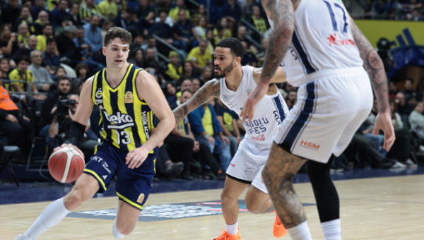 Be Š. Jasikevičiaus likusi „Fenerbahče“ palaužė „Anadolu Efes“