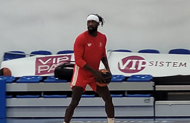 P. Beverley taps T. Dimšos komandos draugu