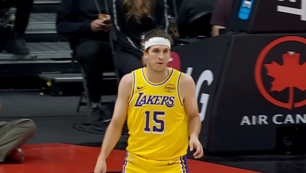 „Lakers“ ilgam neteko A. Reaveso