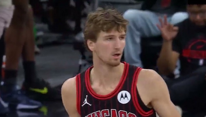 M. Buzelis žaidė naudingai, o „Bulls“ nugalėjo „76ers“ krepšininkus (VIDEO)