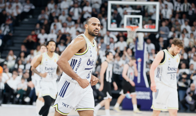 Š. Jasikevičiaus auklėtiniai pirmieji parklupdė lyderius Turkijoje