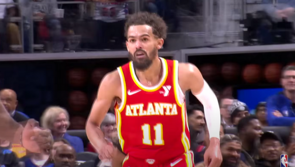 T. Youngas paliks „Hawks“ klubą