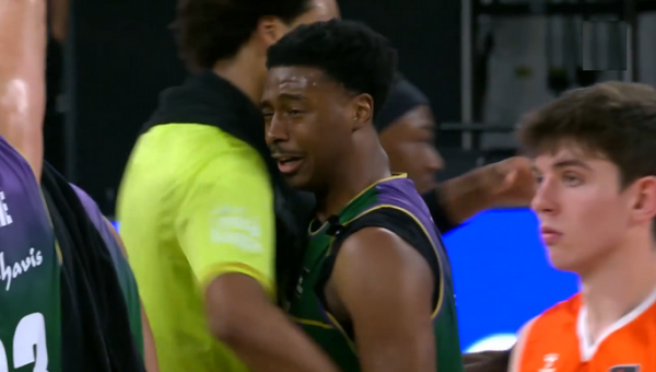 Širdį verianti akimirka: netekęs mamos vedė komandą į pergalę (VIDEO)