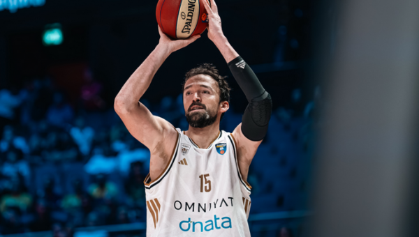 S. Šanli iš „Dubai“ keliasi į Stambulo komandą