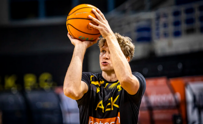 AEK iškovojo pergalę, o M. Kuzminskas pranoko L. Lekavičių