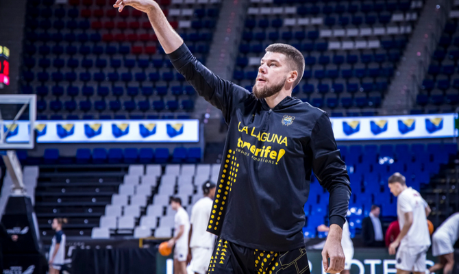 R. Giedraitis prisidėjo prie Tenerifės komandos pergalės prieš „Barceloną“