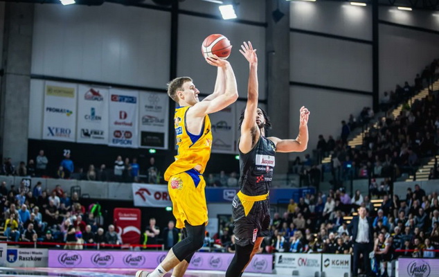 M. Jogelos ir L. Beliausko komandos Italijoje iškovojo pergales