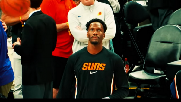 N. Hayesas-Davisas išmainytas į „Bucks“