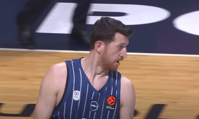 „Anadolu Efes“ iškovojo triuškinančią pergalę Eurolygoje