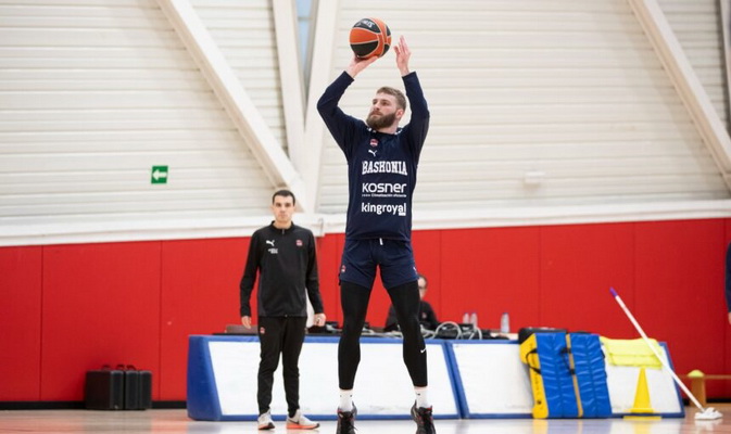 Baskų derbyje – G. Radzevičiaus pergalė prieš M. Normantą