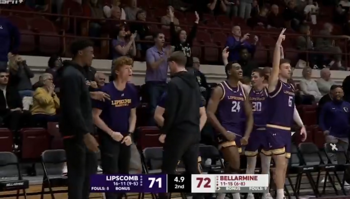 NCAA: pergalingas T. Sargiūno tritaškis (VIDEO)