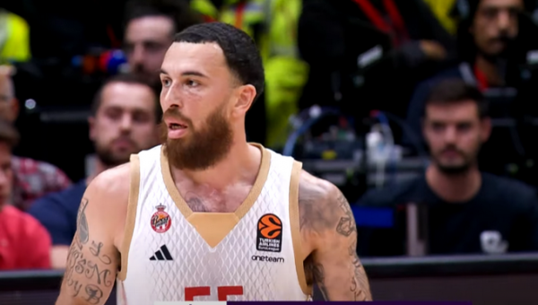 „Barcelona“ akiratyje - J. Montero ir M. Jamesas