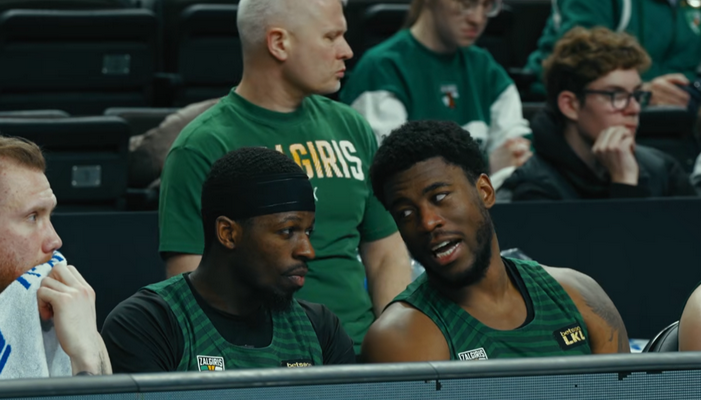 Pamatykite ir išgirskite: S. Francisco pokalbiai aikštelėje ir šalia jos (VIDEO)