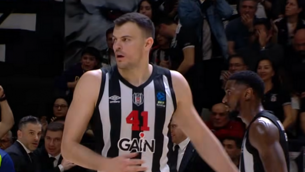 „Bešiktaš“ ir „Turk Telekom“ iškovojo pergales Europos taurės pusfinaliuose