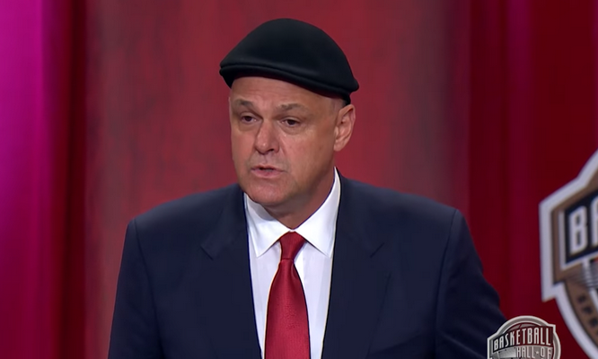 Mirė Brazilijos krepšinio legenda O. Schmidtas