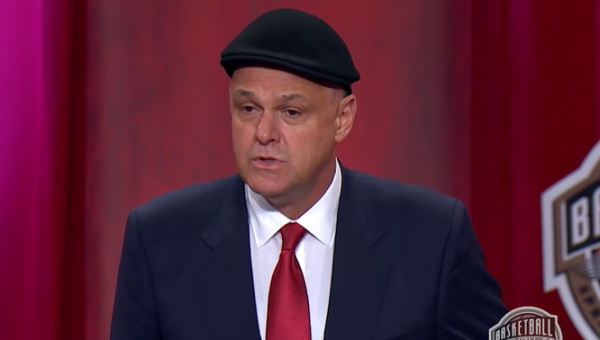 Mirė Brazilijos krepšinio legenda O. Schmidtas