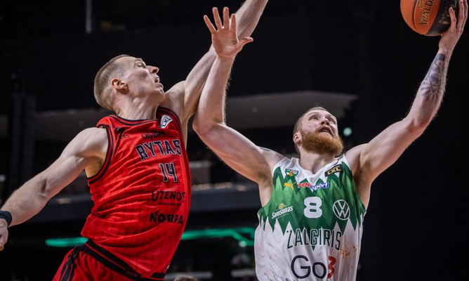 Permainingoje dvikovoje lyderių nenaudojęs „Žalgiris“ nukovė „Rytą“