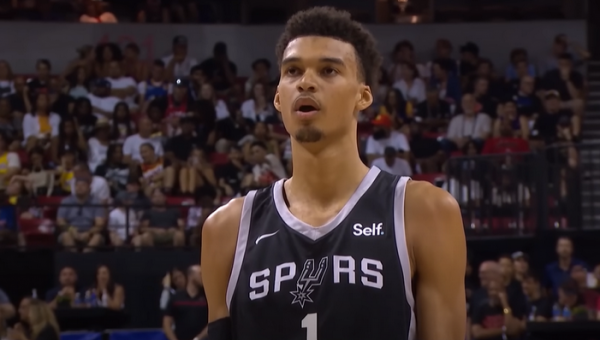 V. Wembanyama išrinktas geriausiai besiginančiu NBA žaidėju