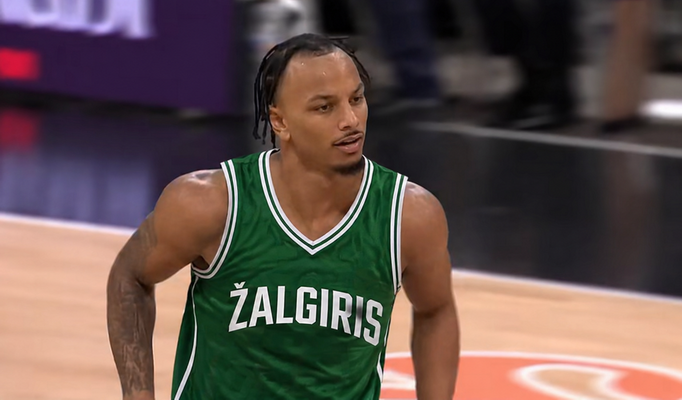 Sukluskite: J. Robinsonas atskleidė, ar svarsto „Žalgirio“ pasiūlymą