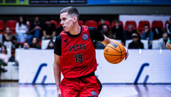 N. Stuknys karjerą tęs NCAA