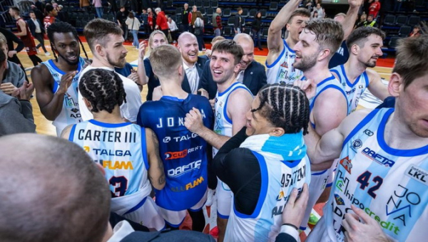 Vejasi atkrintamųjų traukinį – jonaviečiai dramatiškai parklupdė „Lietkabelį“